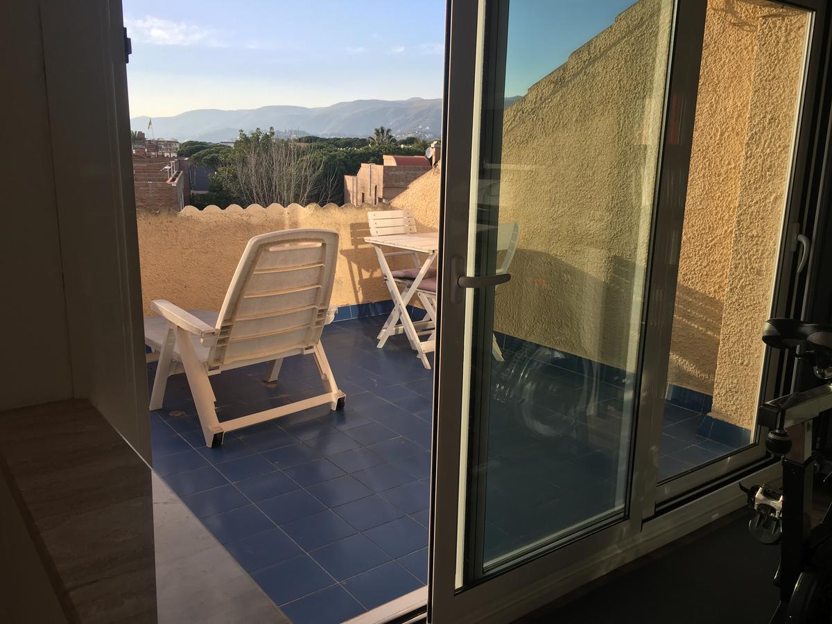 Beach House Castelldefels Exterior photo
